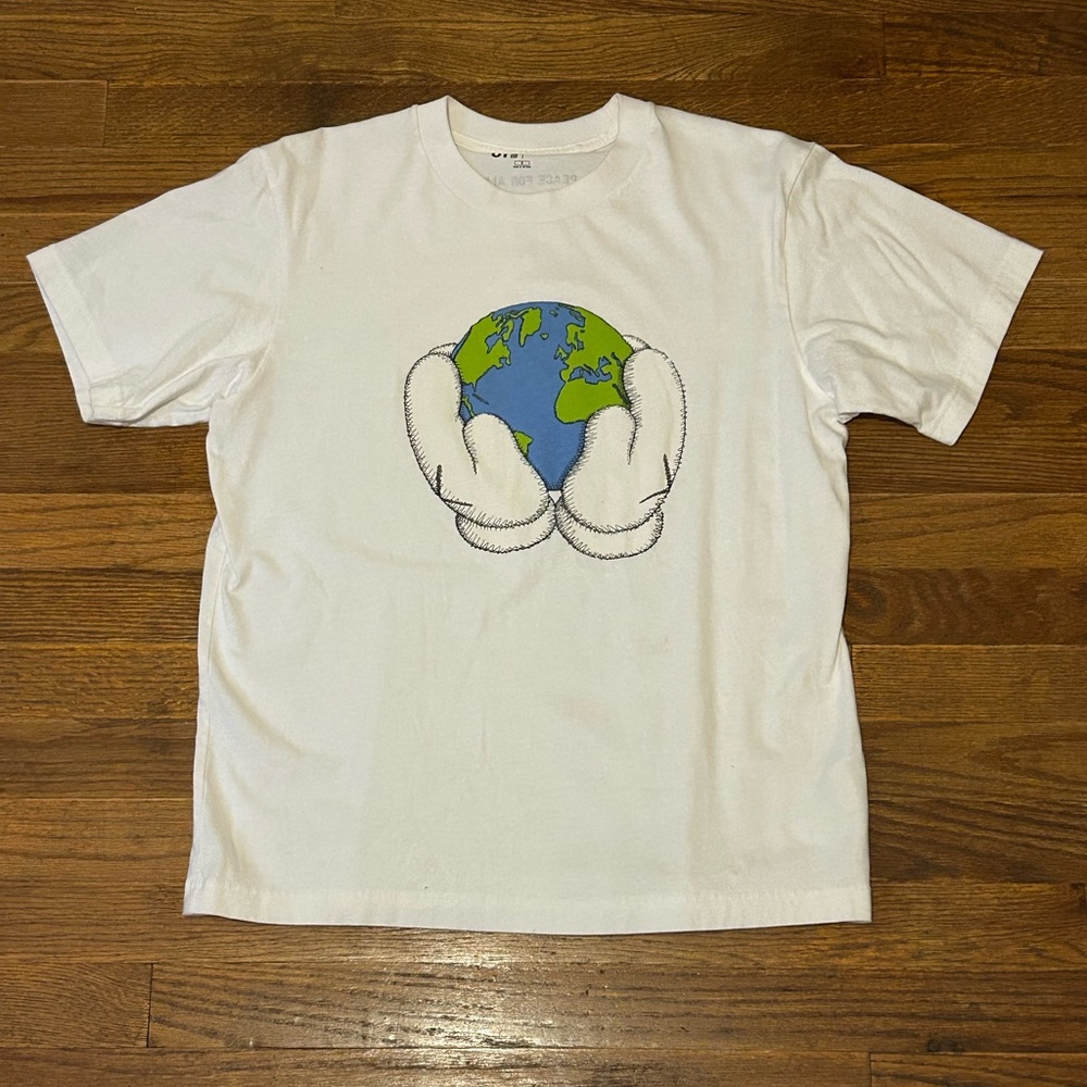 UNIQLO X KAWS Peace for all tee